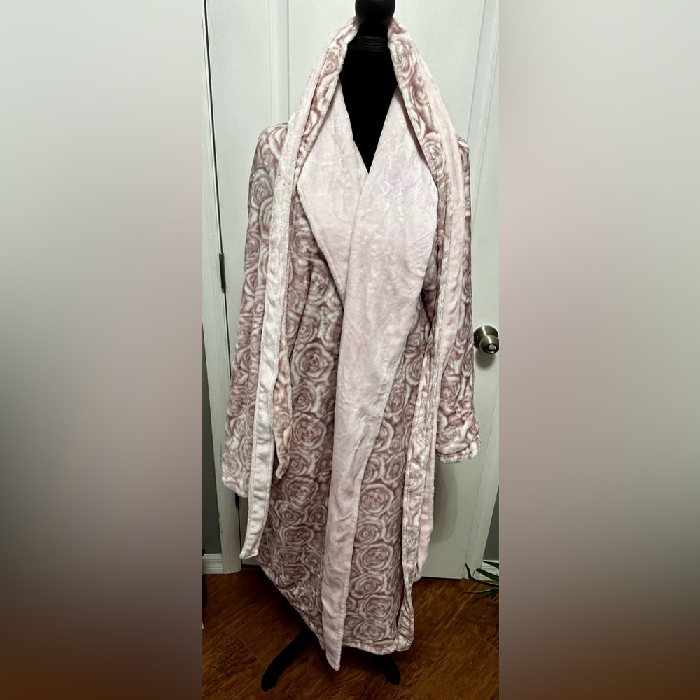 Casa Zeta-Jones Reversible Rose Patterned Pink Robe 2X